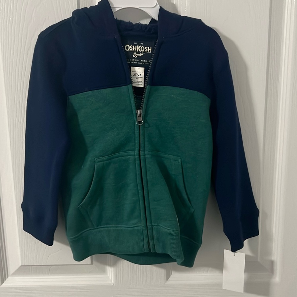 Oshkosh Toddler boy jacket(New) 2T with Zipper & hoodie.